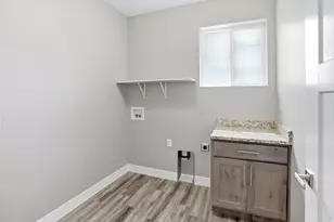 45 N Village Park Dr E, Layton, UT 84041 - Photo 31