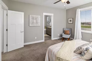 45 N Village Park Dr E, Layton, UT 84041 - Photo 15