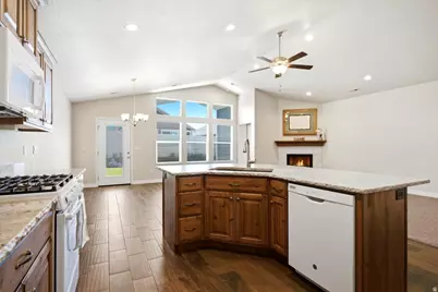 2307 W 1900 N, Clinton, UT 84015 - Photo 13