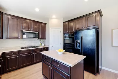 9022 N Suffolk Ln, Eagle Mountain, UT 84005 - Photo 9