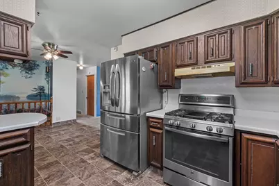 360 S 7th St, Tooele, UT 84074 - Photo 9