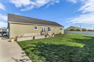 674 S 3300 W, Syracuse, UT 84075 - Photo 43