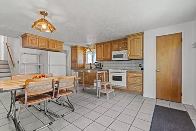2317 E Oakridge Dr N, Layton, UT 84040 - Photo 5