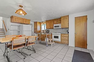 2317 E Oakridge Dr N, Layton, UT 84040 - Photo 5