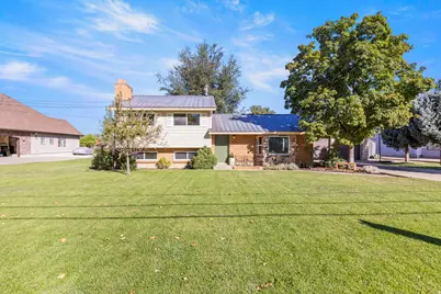 2317 E Oakridge Dr N, Layton, UT 84040 - Photo 1