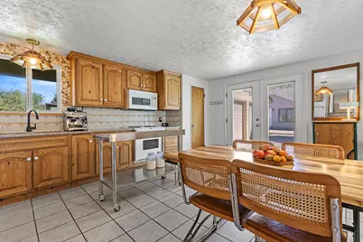 2317 E Oakridge Dr N, Layton, UT 84040 - Photo 7
