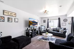 652 W 800 N, Clinton, UT 84015 - Photo 1