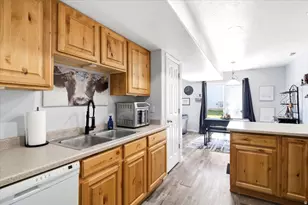 652 W 800 N, Clinton, UT 84015 - Photo 11