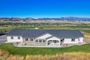8561 S Horizon Dr, Paradise, UT 84328 - Photo 1