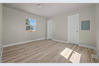 135 S Willow St E, Grantsville, UT 84029 - Photo 11