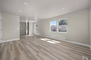 135 S Willow St E, Grantsville, UT 84029 - Photo 5