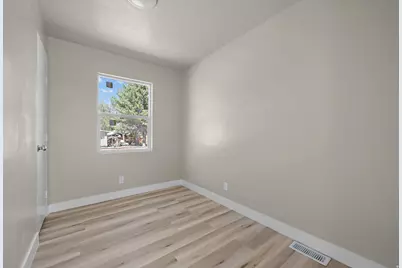 135 S Willow St E, Grantsville, UT 84029 - Photo 15