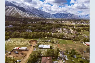 2672 E Canyon Rd, Springville, UT 84663 - Photo 29