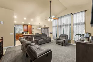 778 N Aberdeen Way, Saratoga Springs, UT 84045 - Photo 3