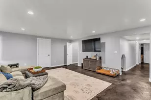 6437 S High Bluff Dr W, Salt Lake City, UT 84118 - Photo 29