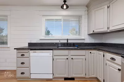 1727 N 200 W, Orem, UT 84057 - Photo 9