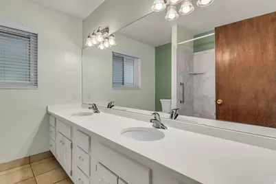 6972 S Sunrise Hills Cir, Cottonwood Heights, UT 84121 - Photo 35