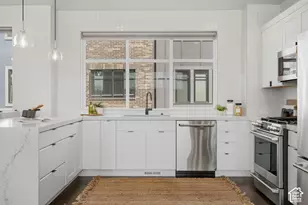 4672 S Grosvenor Ct, Holladay, UT 84117 - Photo 7