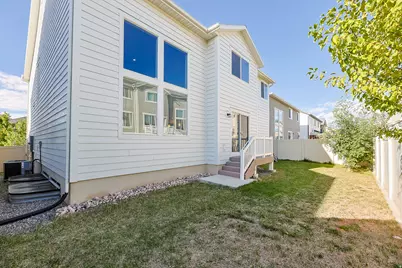 1752 W Valcrest Dr S, Saratoga Springs, UT 84045 - Photo 9