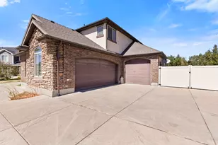27 S 3475 W, Layton, UT 84041 - Photo 3