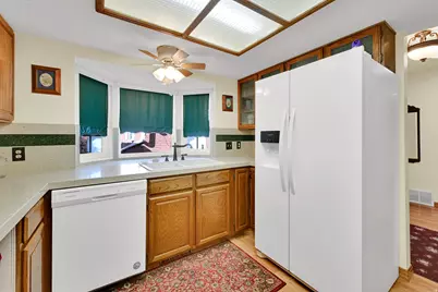 5494 S 250 E, Washington Terrace, UT 84405 - Photo 9