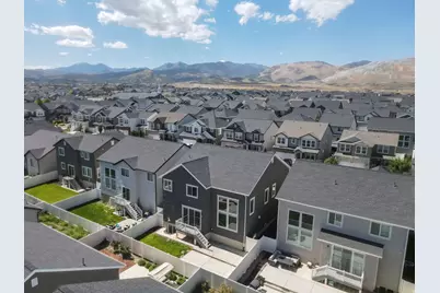 12323 S Varitek Dr, Herriman, UT 84096 - Photo 25
