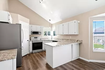 3277 N 2175 E, Layton, UT 84040 - Photo 7
