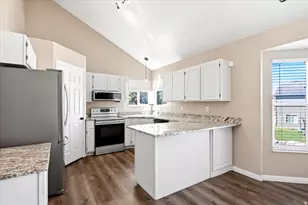 3277 N 2175 E, Layton, UT 84040 - Photo 7
