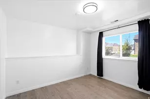 3277 N 2175 E, Layton, UT 84040 - Photo 21