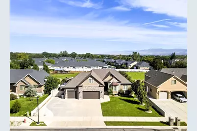 1642 W Hunters Creek Cir, South Jordan, UT 84095 - Photo 1