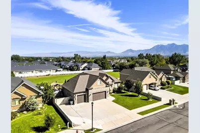 1642 W Hunters Creek Cir, South Jordan, UT 84095 - Photo 33