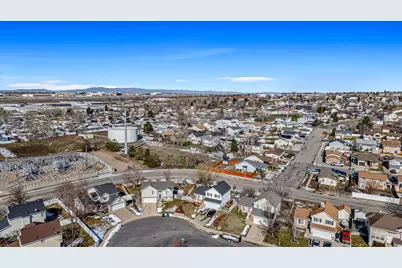 1105 E 3100 N, Layton, UT 84040 - Photo 3