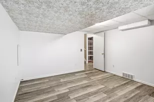 2998 W 9240 S, West Jordan, UT 84088 - Photo 39