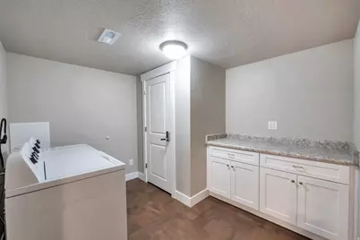 6247 S Coral Dr, Taylorsville, UT 84123 - Photo 27