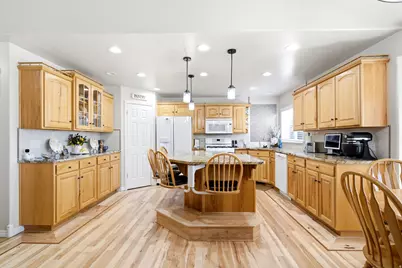 5945 S 1050 E, South Ogden, UT 84405 - Photo 13