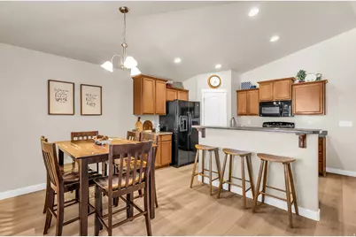 6571 S Azimuth Ct, West Valley, UT 84081 - Photo 9