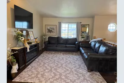 715 S Hillcrest Loop, Malad City, ID 83252 - Photo 3