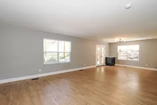 1142 E Rancho Vista Dr N, Ogden, UT 84404 - Photo 9
