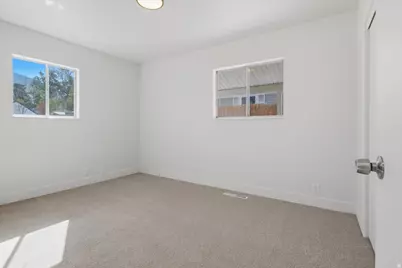 105 S 5th St E, Tooele, UT 84074 - Photo 9