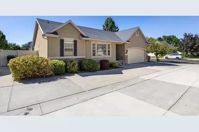 1689 W Cadbury Ln S, Springville, UT 84663 - Photo 3