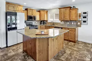 2797 W 2125 N, Plain City, UT 84404 - Photo 9