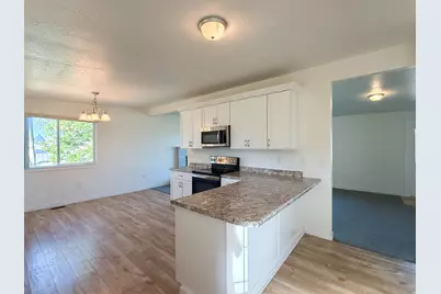 2255 Sorrento Dr, Woods Cross, UT 84087 - Photo 5