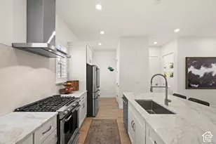 4934 S Beverly Ct E, Holladay, UT 84117 - Photo 1
