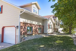 718 N Murdock Dr E, Pleasant Grove, UT 84062 - Photo 29