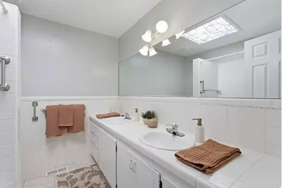 2524 E Camelback Rd, Cottonwood Heights, UT 84121 - Photo 27