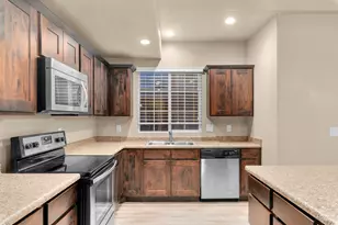33 E 8330 S, Sandy, UT 84070 - Photo 11