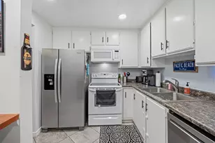1241 E Cottonwood Hills Dr, Sandy, UT 84094 - Photo 7