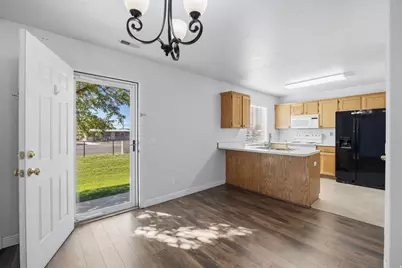 824 E 760 N, Ogden, UT 84404 - Photo 3