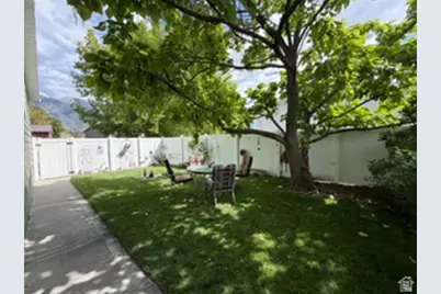 10492 S Columbine Way E, Sandy, UT 84094 - Photo 3