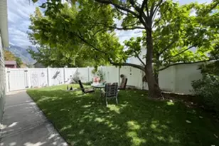 10492 S Columbine Way E, Sandy, UT 84094 - Photo 3